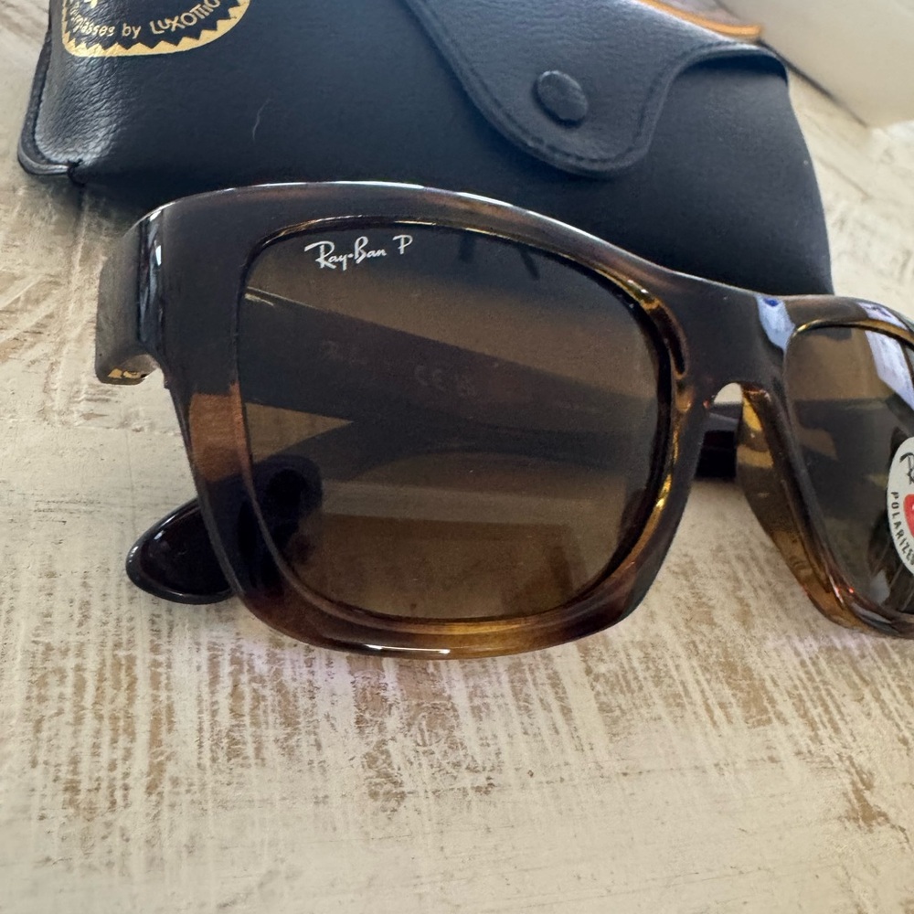 Ray-Ban Tortoise Shell Sunglasses - Picture 4 of 10